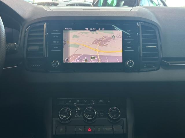 Skoda Karoq 1.5 TSI DSG Sportline Pano Navi Matrix Kam
