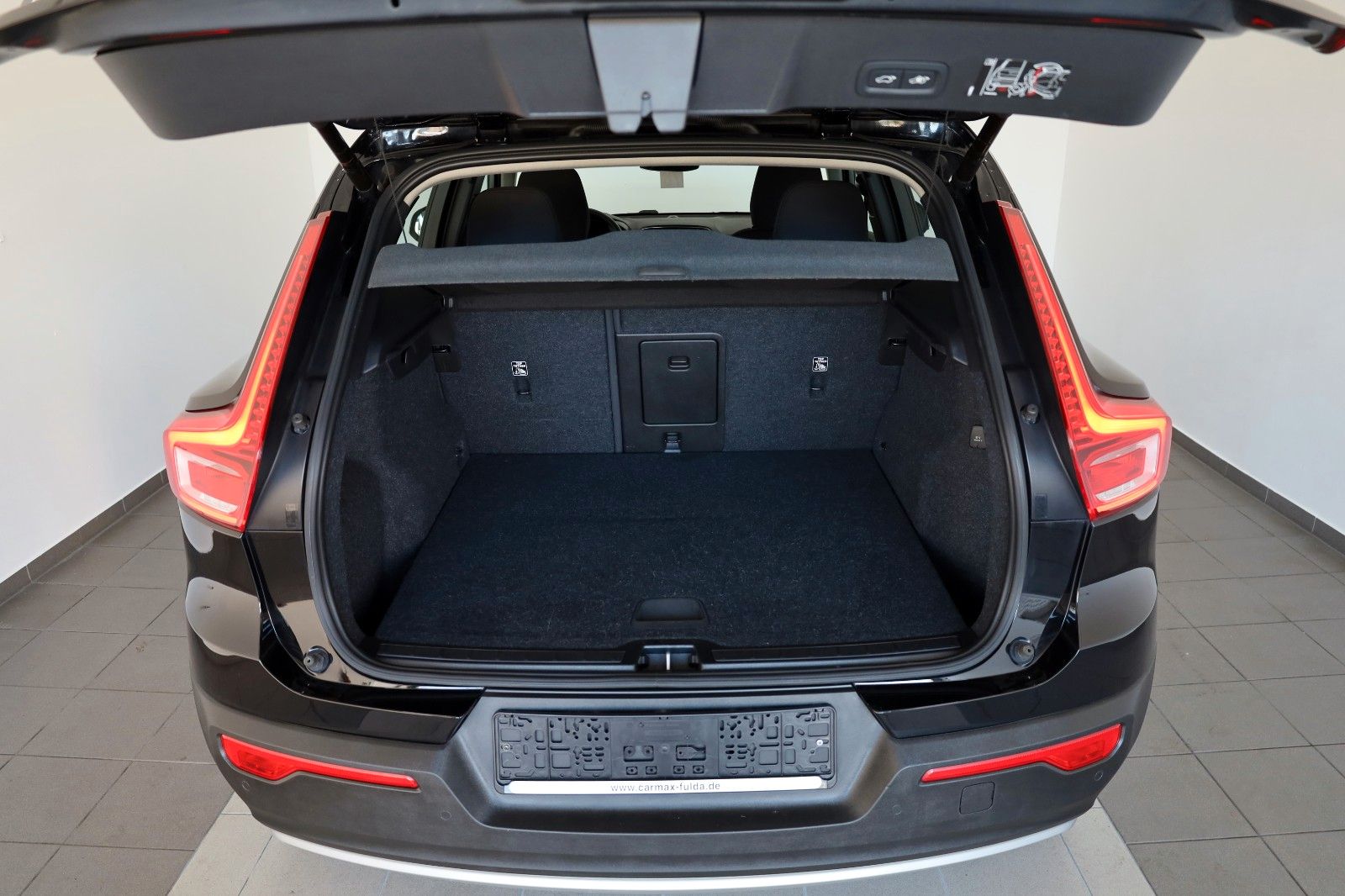 Fahrzeugabbildung Volvo XC40 T3 Momentum Pro, Navi, LED, DAB, PDC