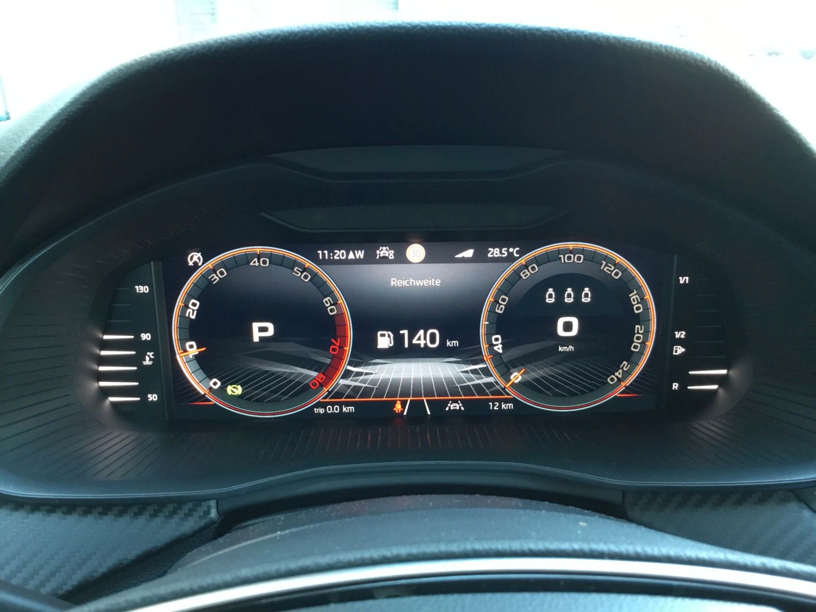 Fahrzeugabbildung SKODA Kamiq 1.5 TSI DSG Monte Carlo+AHK+Navi+Kamera