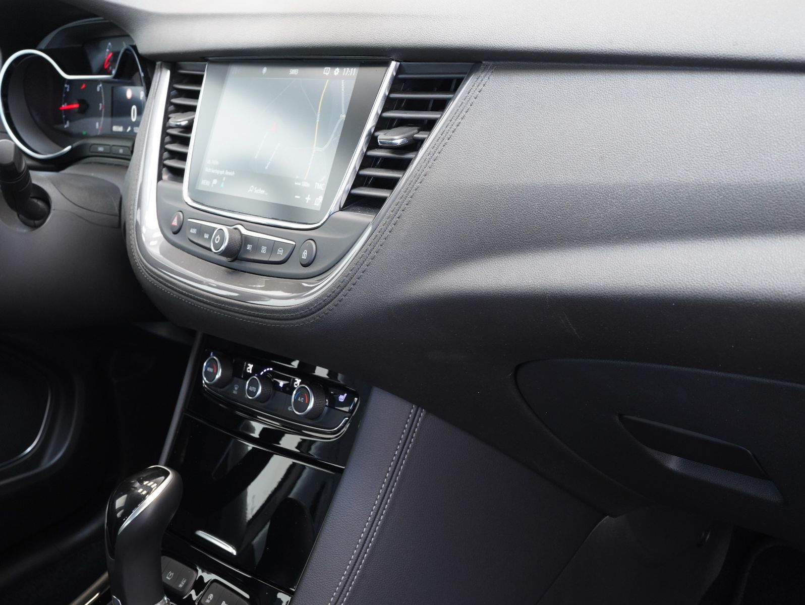 Fahrzeugabbildung Opel Grandland (X) 1.2 Turbo Elegance NAVI/LED/KAMERA