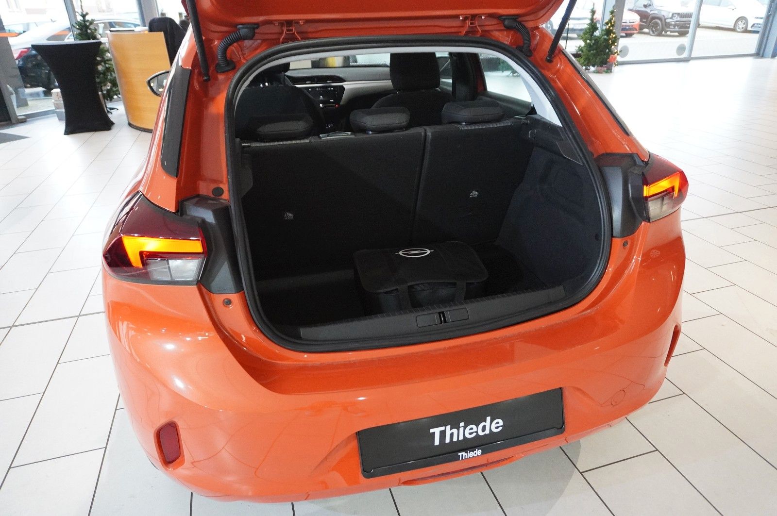 Fahrzeugabbildung Opel Corsa-e  EDITION 50kwh/7,4KW/KLIMA/ALLWETTER