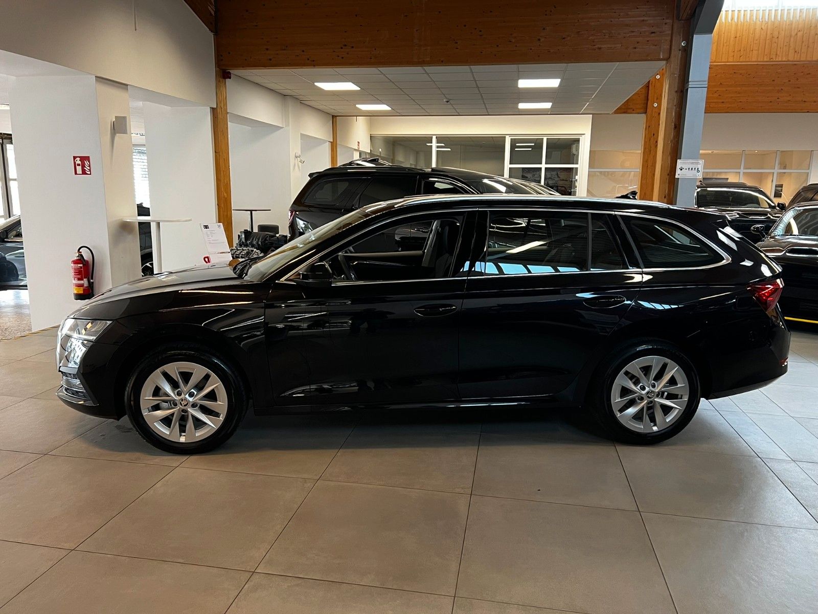 Fahrzeugabbildung SKODA Octavia Combi Style 2.0 TDI DSG