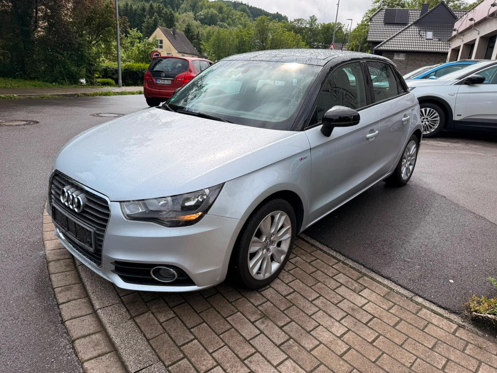 Audi A1 Sportback ambition Navi,SHZ,PDC,Pano