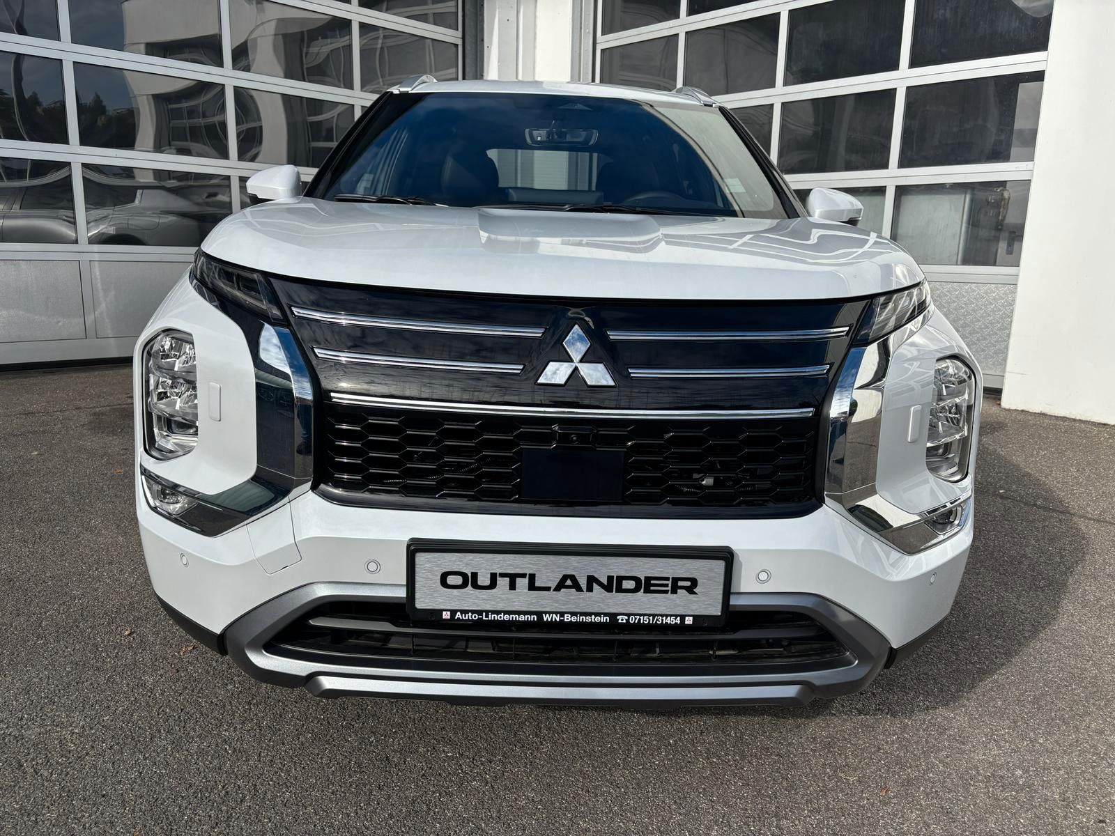 Mitsubishi Outlander 2.4 Plug-in Hybrid 4WD Select imagem 3