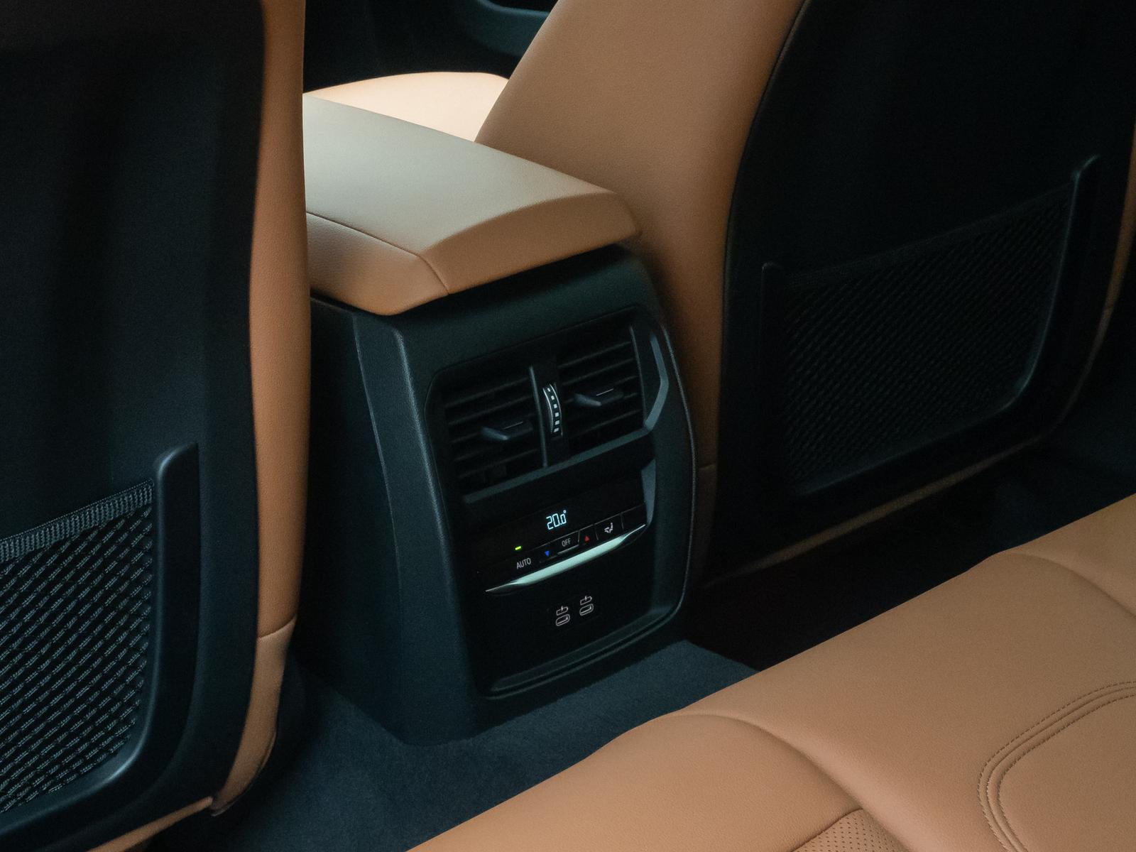 BMW 330 i Komfort HUD Kamera H/K Leder Sport 18Zoll, миниатюра 28