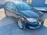 Volkswagen Touran 1.9 TDI DSG DPF - Volleder7Sitze  - Volkswagen Touran mit Diesel-Antrieb: Kleinbus, 1.9