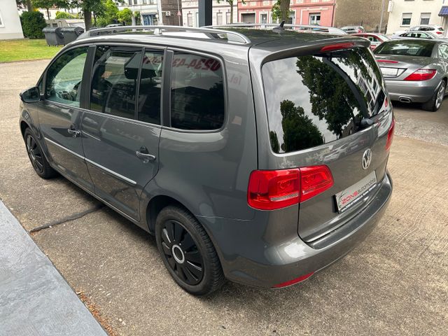 Fahrzeugabbildung Volkswagen Touran Highline DSG+NaviZB+SHZ+Allwetter+PDC+