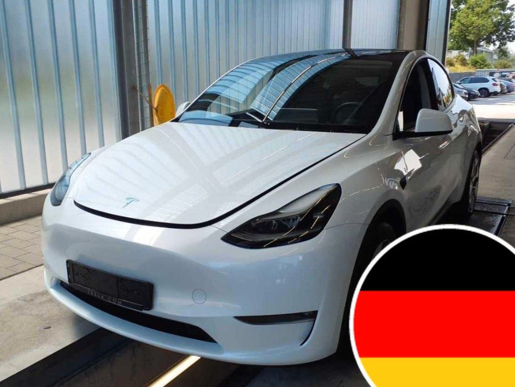 Tesla Model Y Long Range Dual AWD AHK Pano Berlin