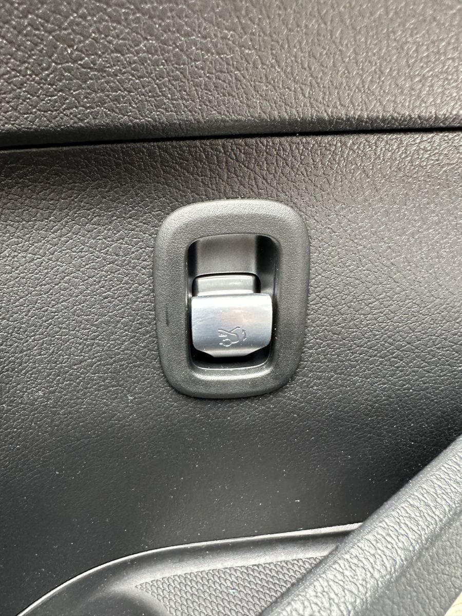 Fahrzeugabbildung Mercedes-Benz C 220d T Avantgarde NAV+LED+KAMERA+VCOCKPIT+TOTW