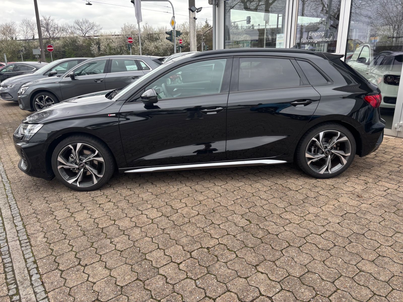 Fahrzeugabbildung Audi A3 Sportback 35TFSI KAM SHZ NAV