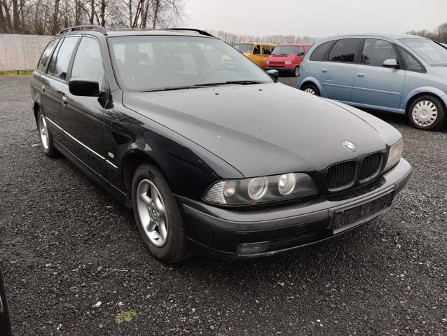 BMW 523i Touring TÜV-AU 06-2025