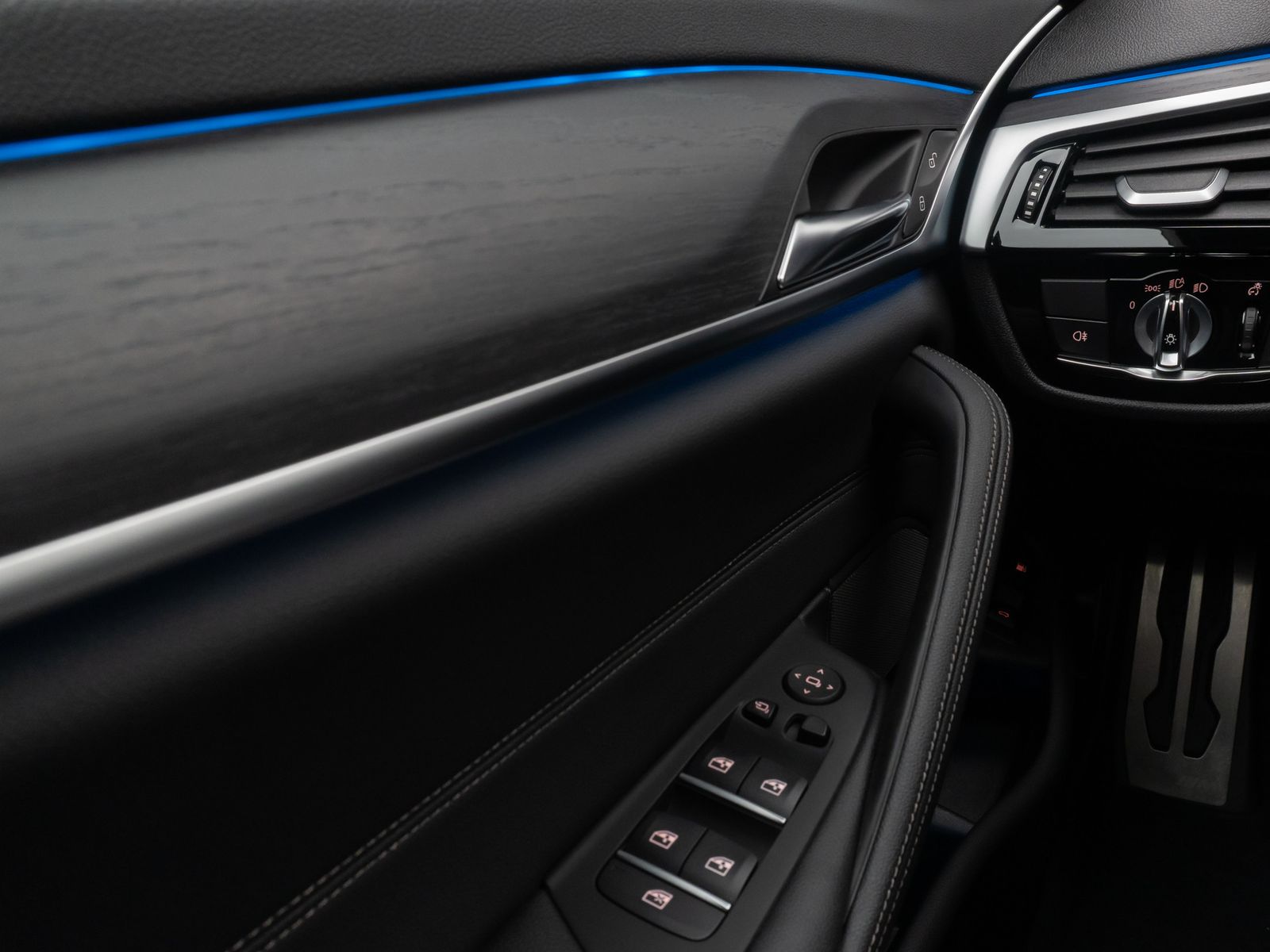 Fahrzeugabbildung BMW 530e xD M Sport Kamera H/K DAB Individual Alarm