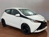 Toyota Aygo AYGO x-play Klima Bluetooth Tempomat Usb - Toyota Gebrauchtwagen in Frankfurt