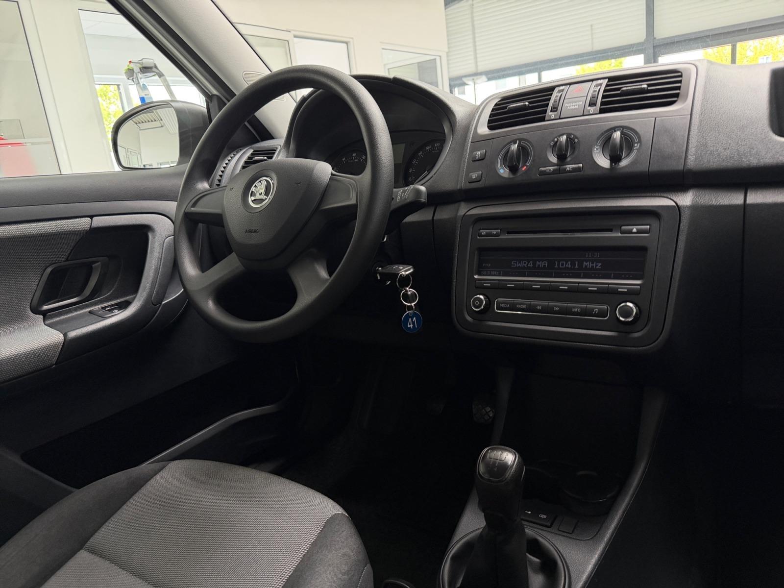 Skoda FABIA ACTIVE KLIMAANLAGE+ALLWETTERBEREIFUNG+TÜV+