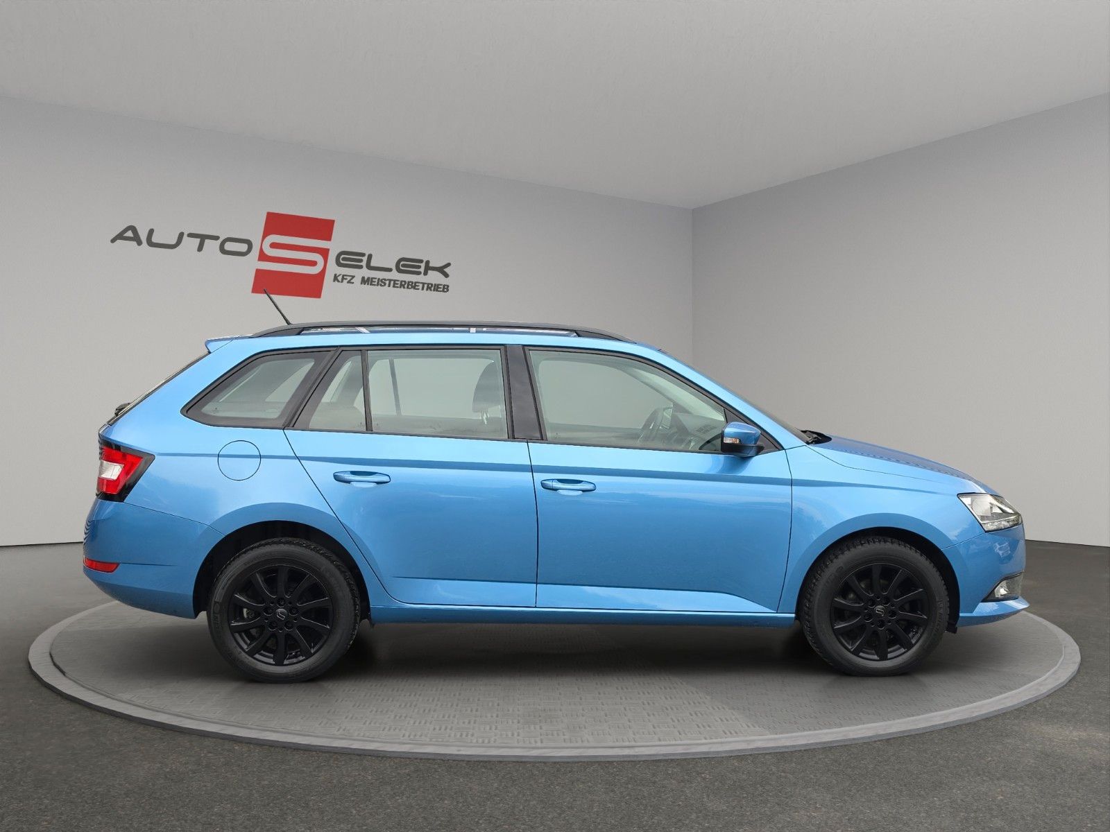 Fahrzeugabbildung SKODA Fabia Combi Cool Plus CarPlay