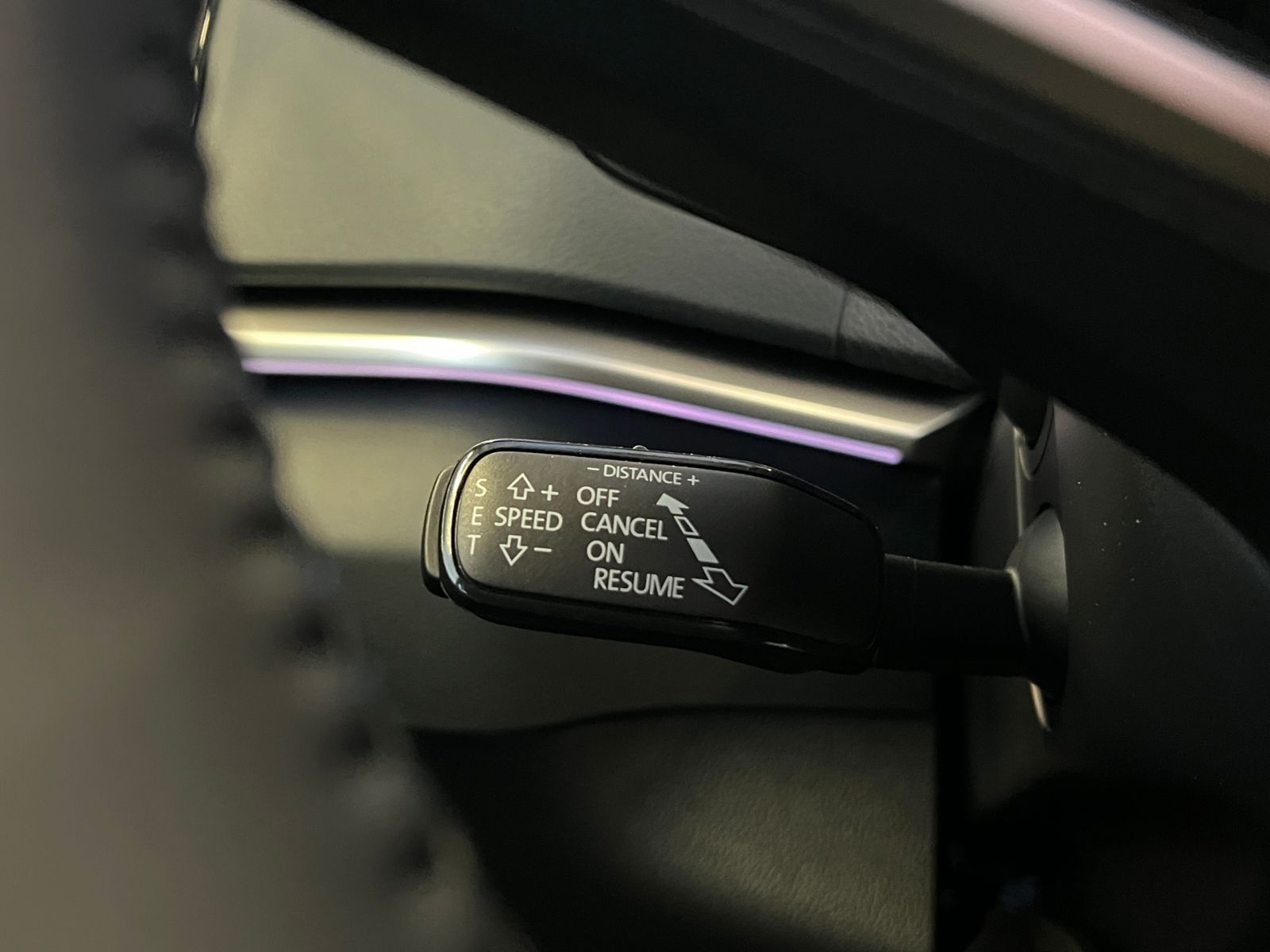 Fahrzeugabbildung SKODA Karoq DRIVE 1.5 TSI DSG *AHK, ACC, LED, Virtual