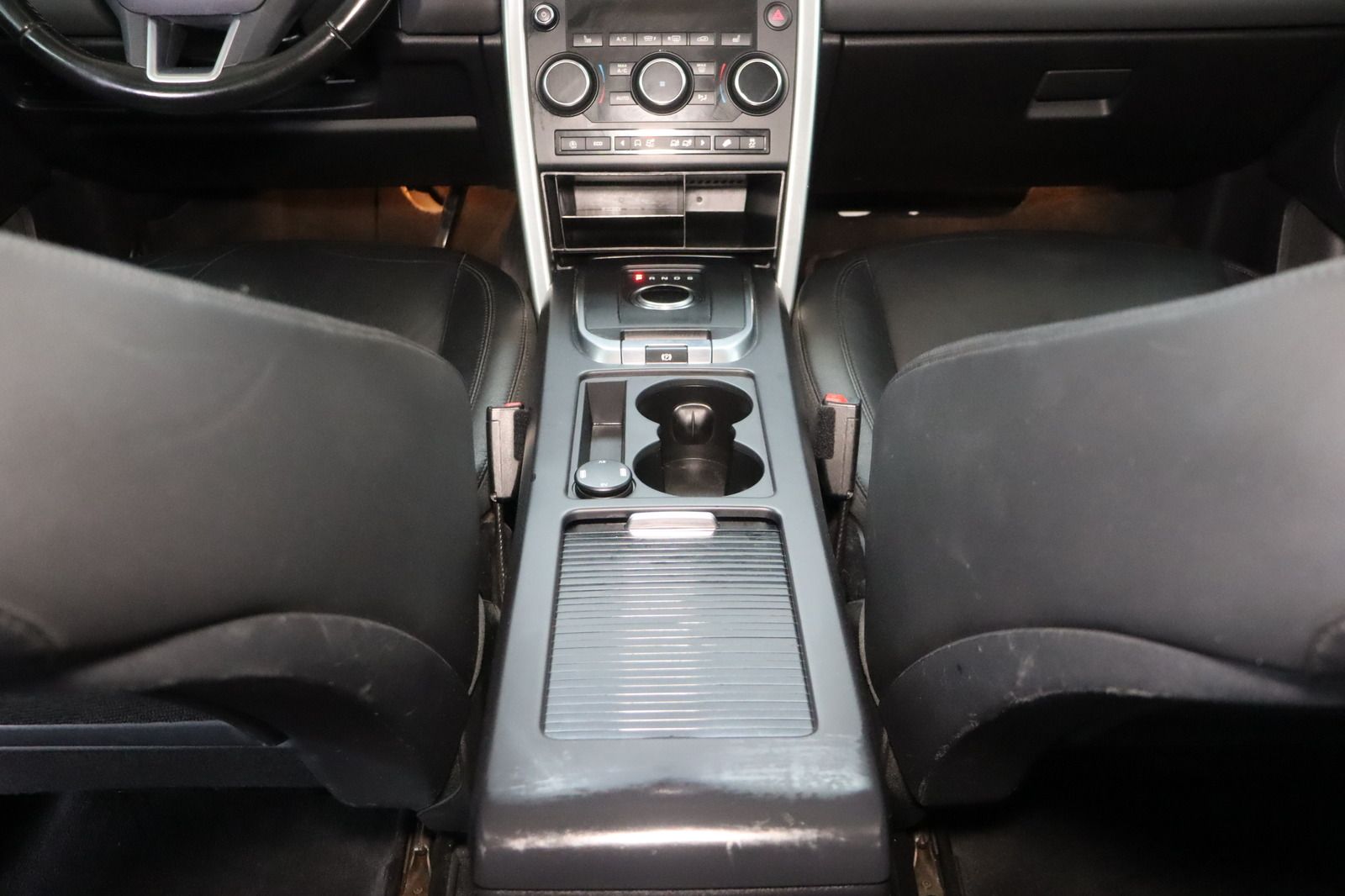 Fahrzeugabbildung Land Rover Discovery Sport 2.0 TD4 SE AWD