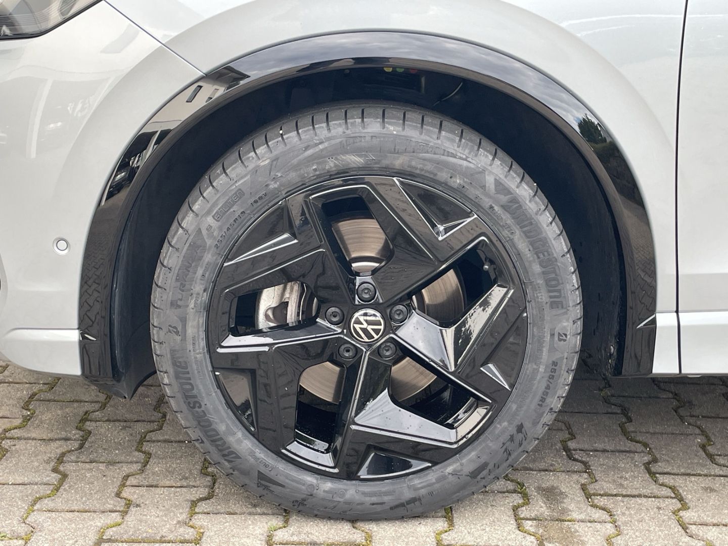 Tiguan 2.0 TDI R-Line Black Style AHK/360°Kamera