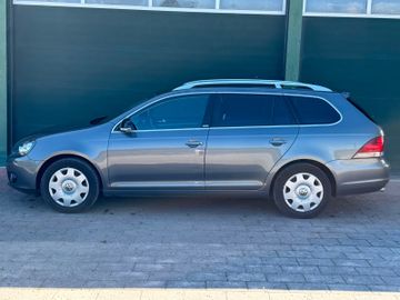 Volkswagen Golf - 6