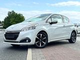 Peugeot 208 Allure Automatik Panorama Rückfahrkamera TOP - Peugeot 208