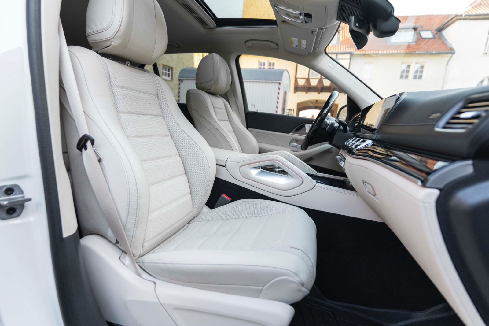 Fahrzeugabbildung Mercedes-Benz GLE 450 4Matic BURMESTER 360° MULTIBEAM PANO