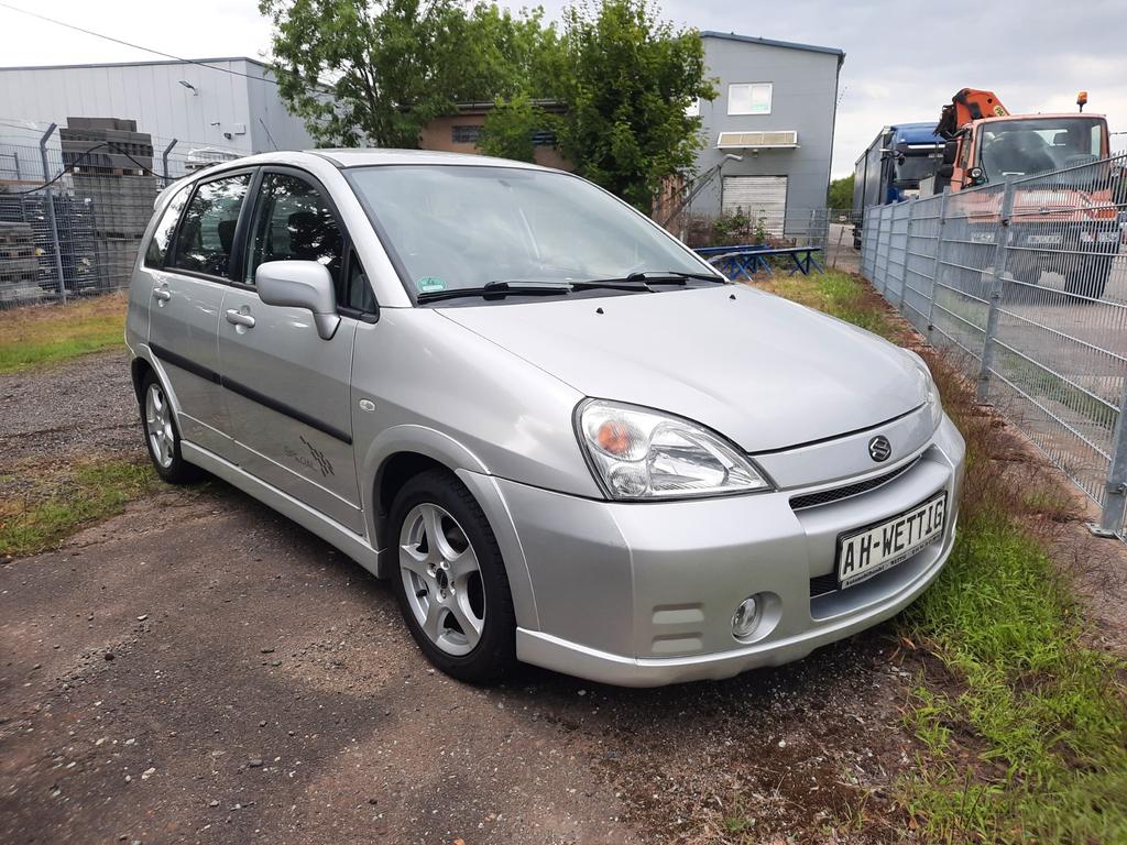 Suzuki Liana