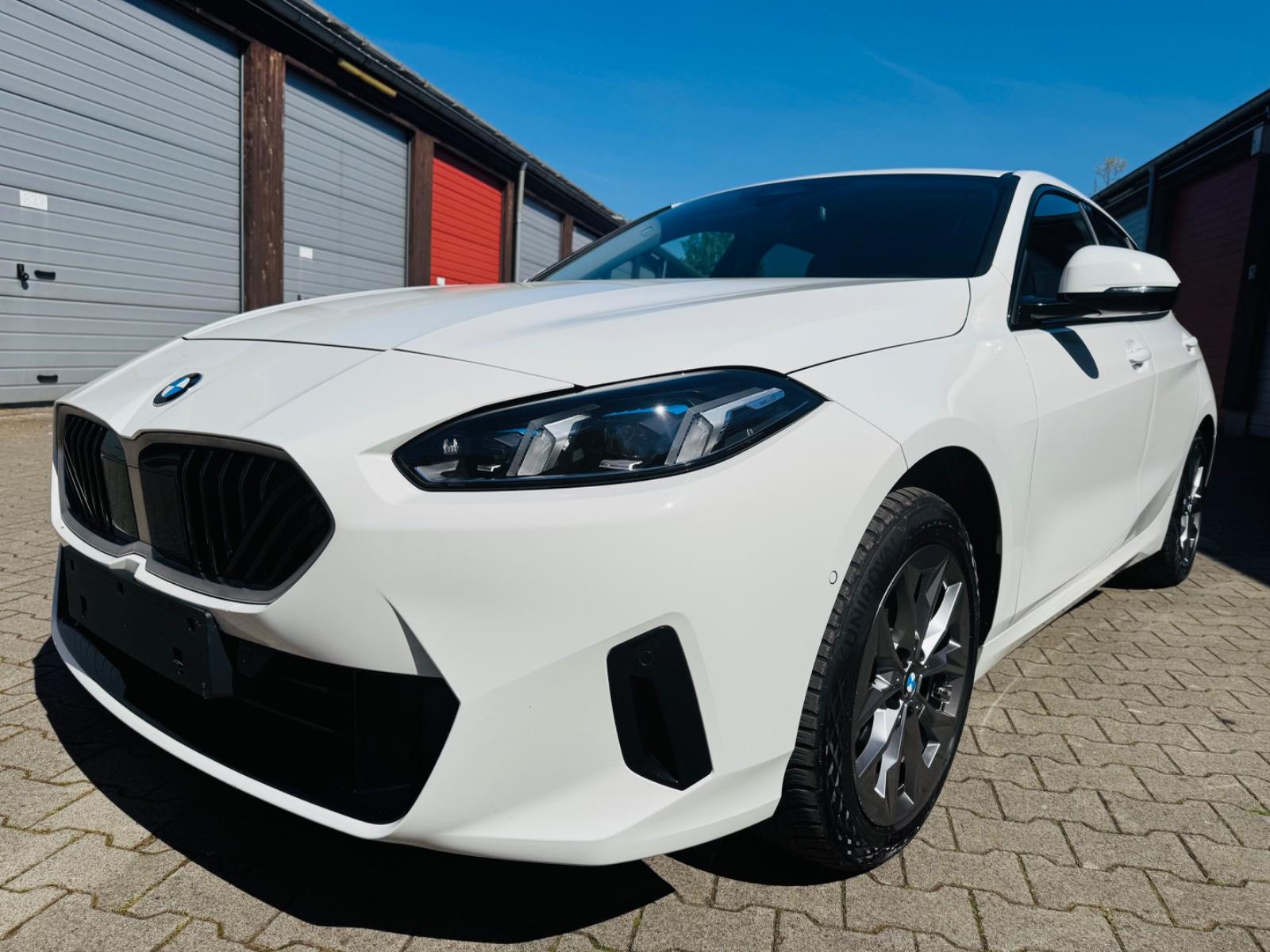 BMW 120 Steptronic,NAVI,PDC,MFL,Parkassistent
