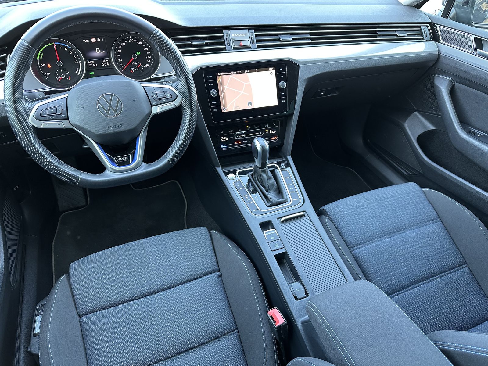 Fahrzeugabbildung Volkswagen Passat GTE 1.4 TSI DSG Hybrid NAV+LED+KAMERA+PP