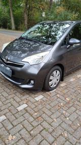 Toyota Verso-S 1,33-l-Dual-VVT Multidrive S Comfort... - graue Toyota Verso-S