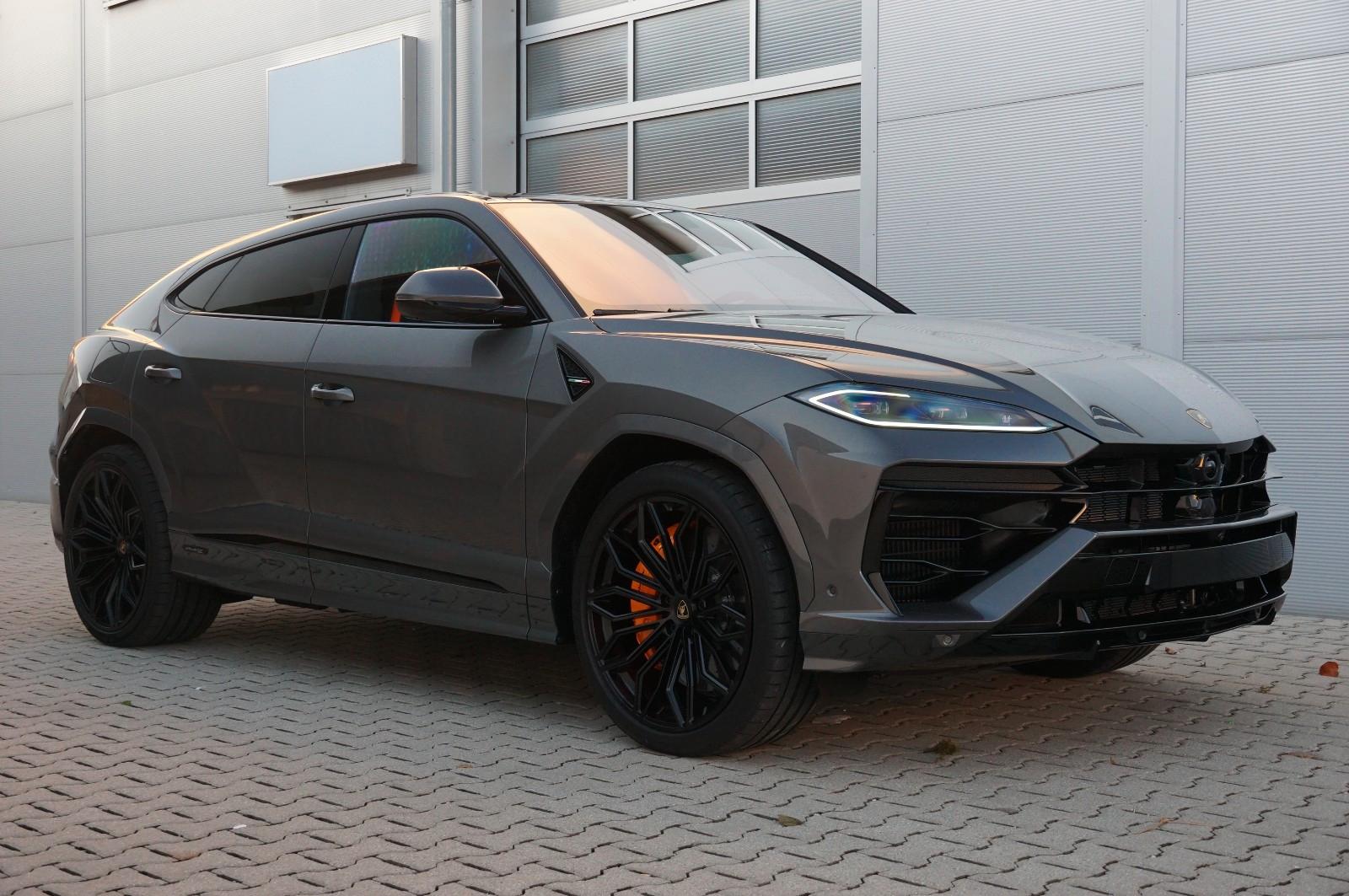Lamborghini Urus SE 4.0/Big Carbon/Style Pk/23"/B&O