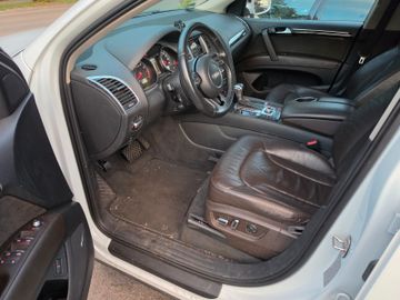 Audi Q7 - 11