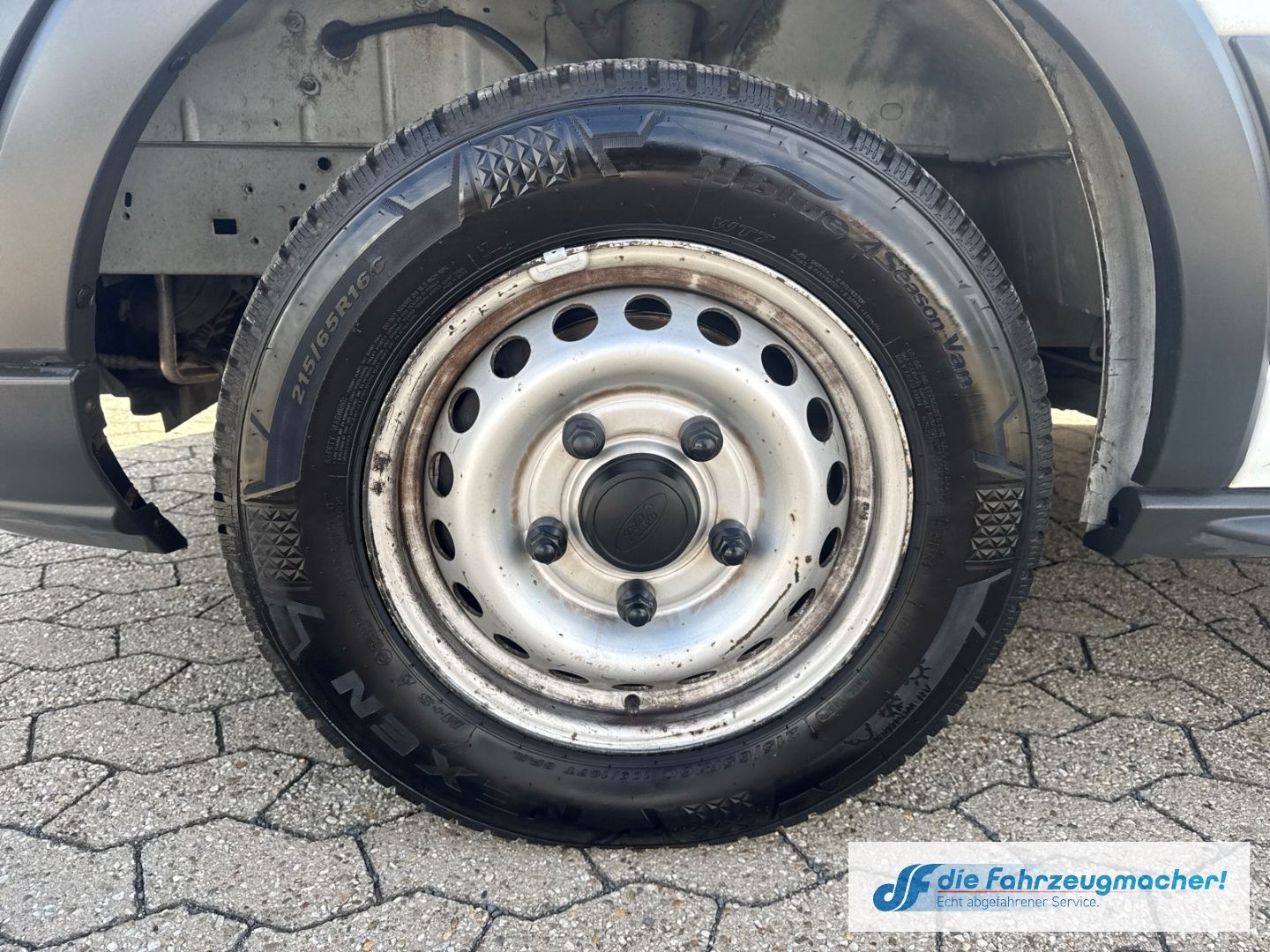 Fahrzeugabbildung Ford Transit Pritsche 310 L2 Doppelkabine 2.0 TDCi DP