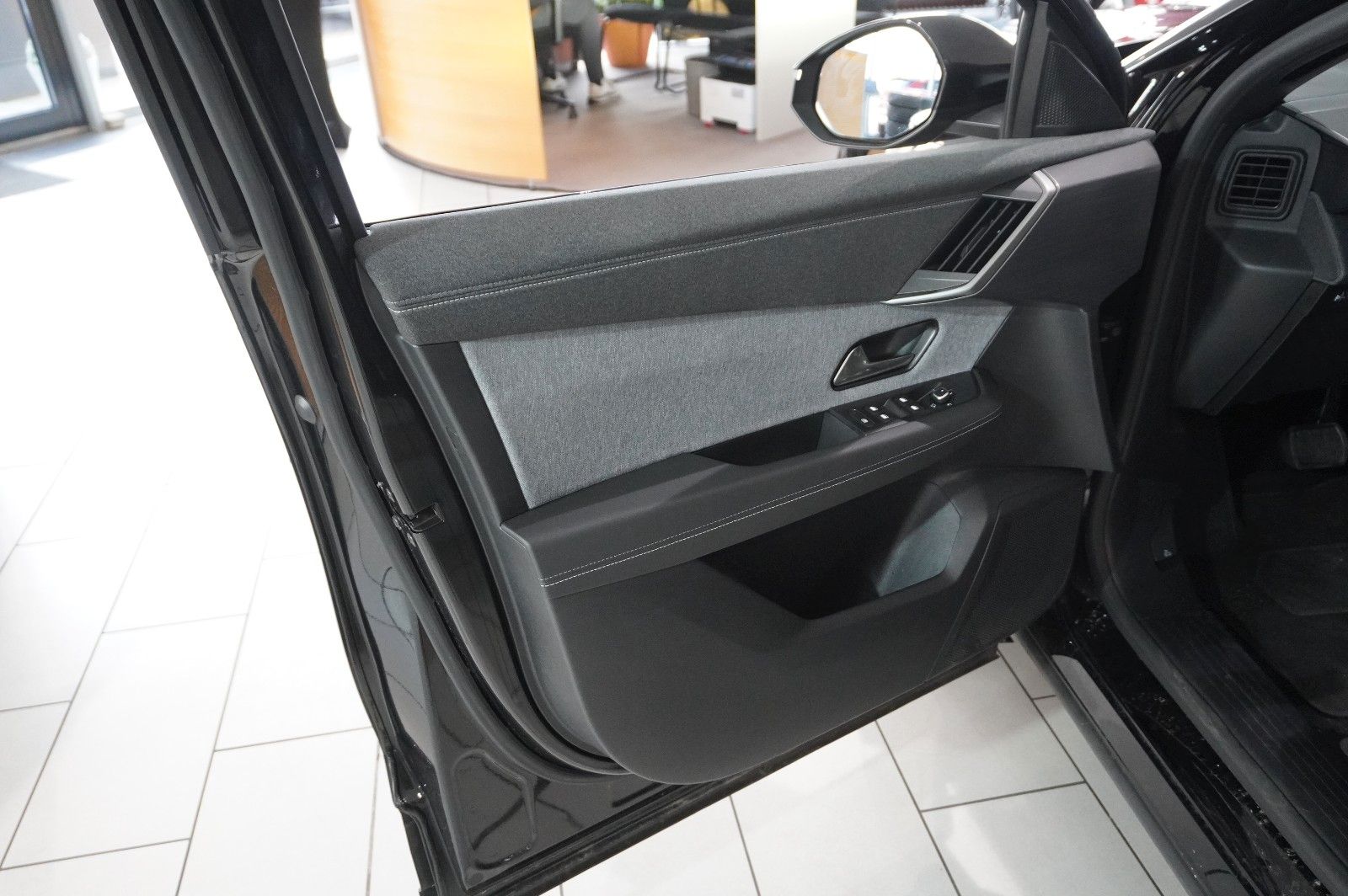 Fahrzeugabbildung Opel Grandland 1.2 48V HYBRID NAVI/LED/KAMERA/DAB+
