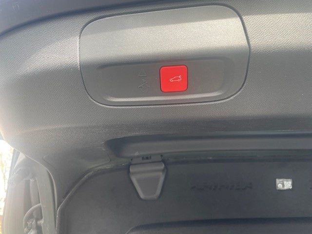 Fahrzeugabbildung Peugeot 408 GT 1.6 PlugIn Hybrid 225 AT+elektr. Heckklap
