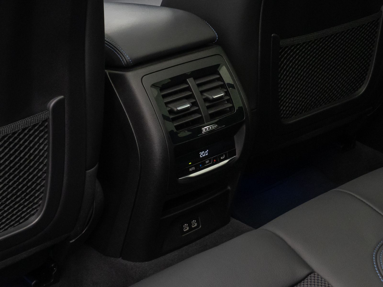 Fahrzeugabbildung BMW X3 xD30i M Sport DAB AHK Kamera Alarm HUD 20Zoll