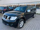 Nissan Navarra 2.5 - Nissan Navara in Berlin