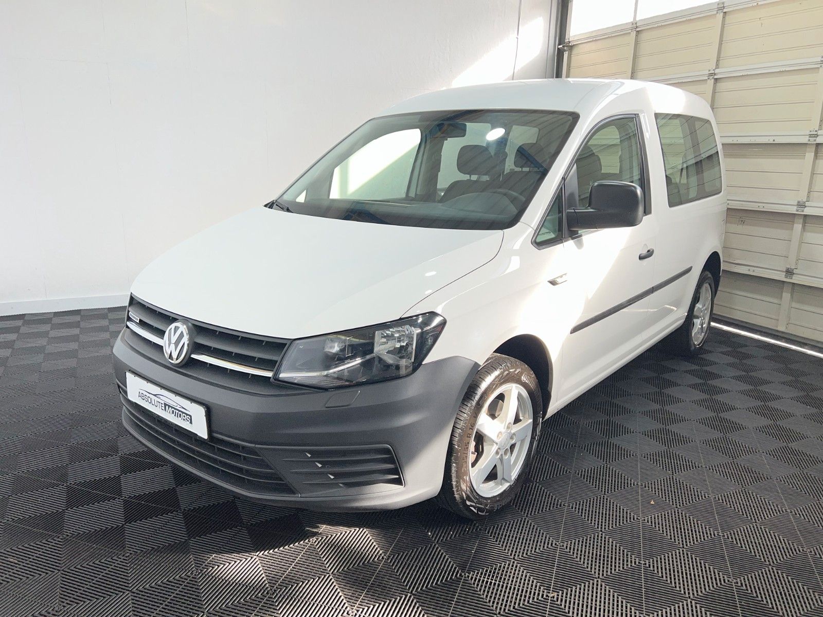 Gebrauchtwagen Volkswagen Caddy Caddy 1,4TGI ERDGAS Kombi Schiebetür 5 Sitze in Nürnberg