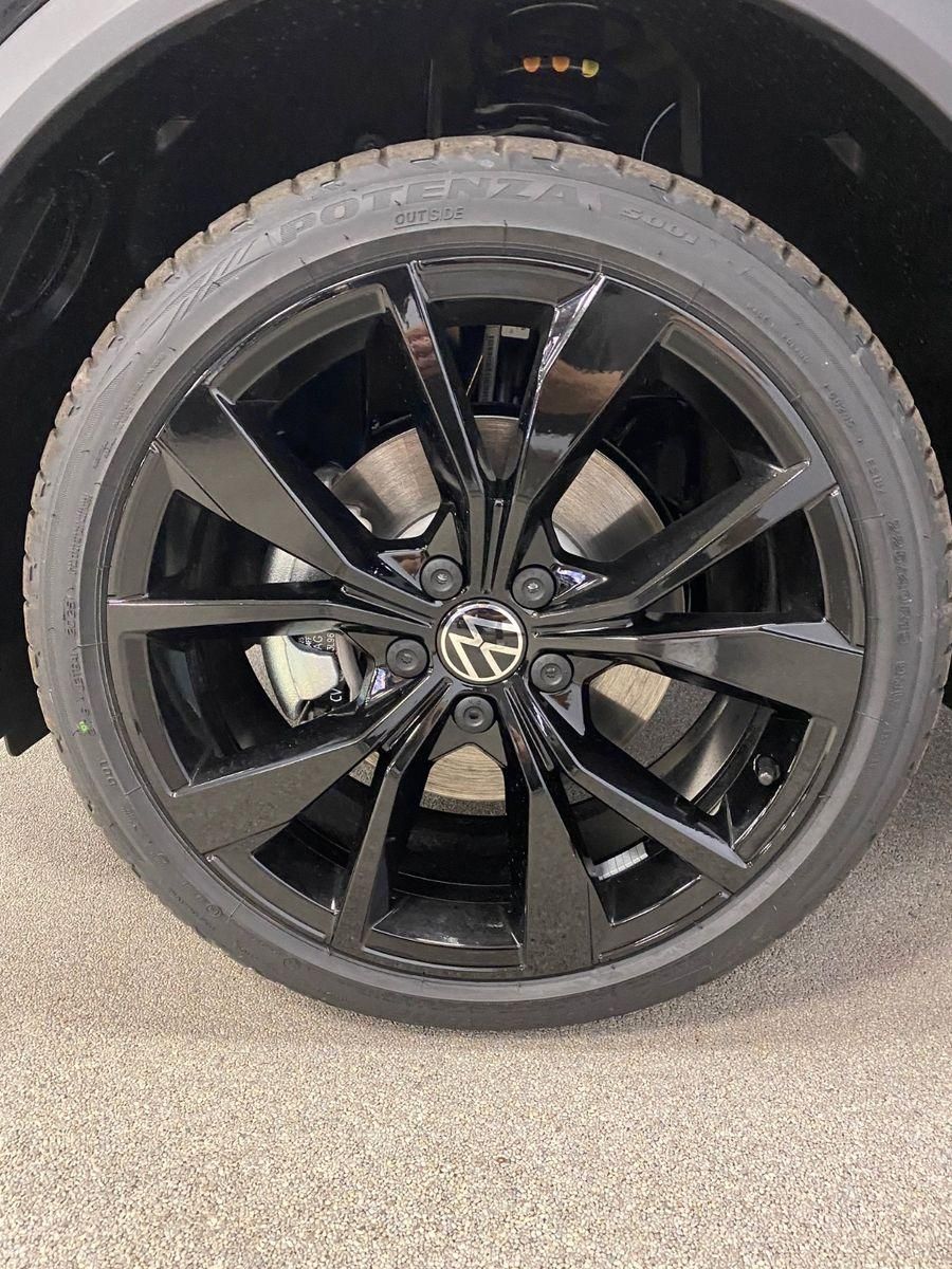 Fahrzeugabbildung Volkswagen T-Roc 2.0 TDI DSG R-Line+AHK+Black Style+19"ALU+