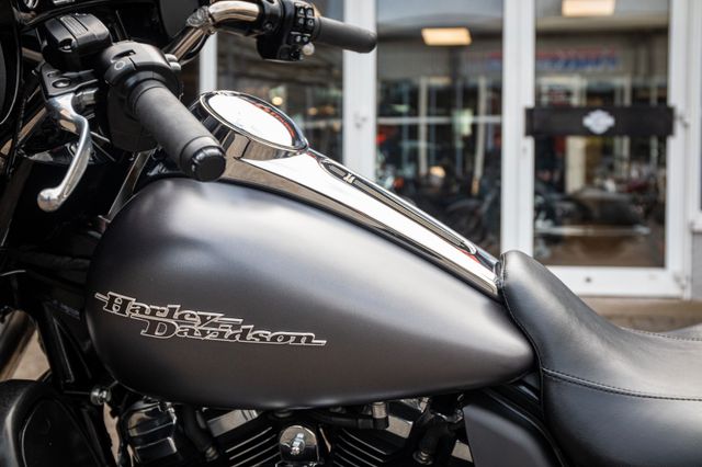 Fahrzeugabbildung Harley-Davidson STREET GLIDE SPECIAL FLHXS - SCREAMIN`EAGLE -