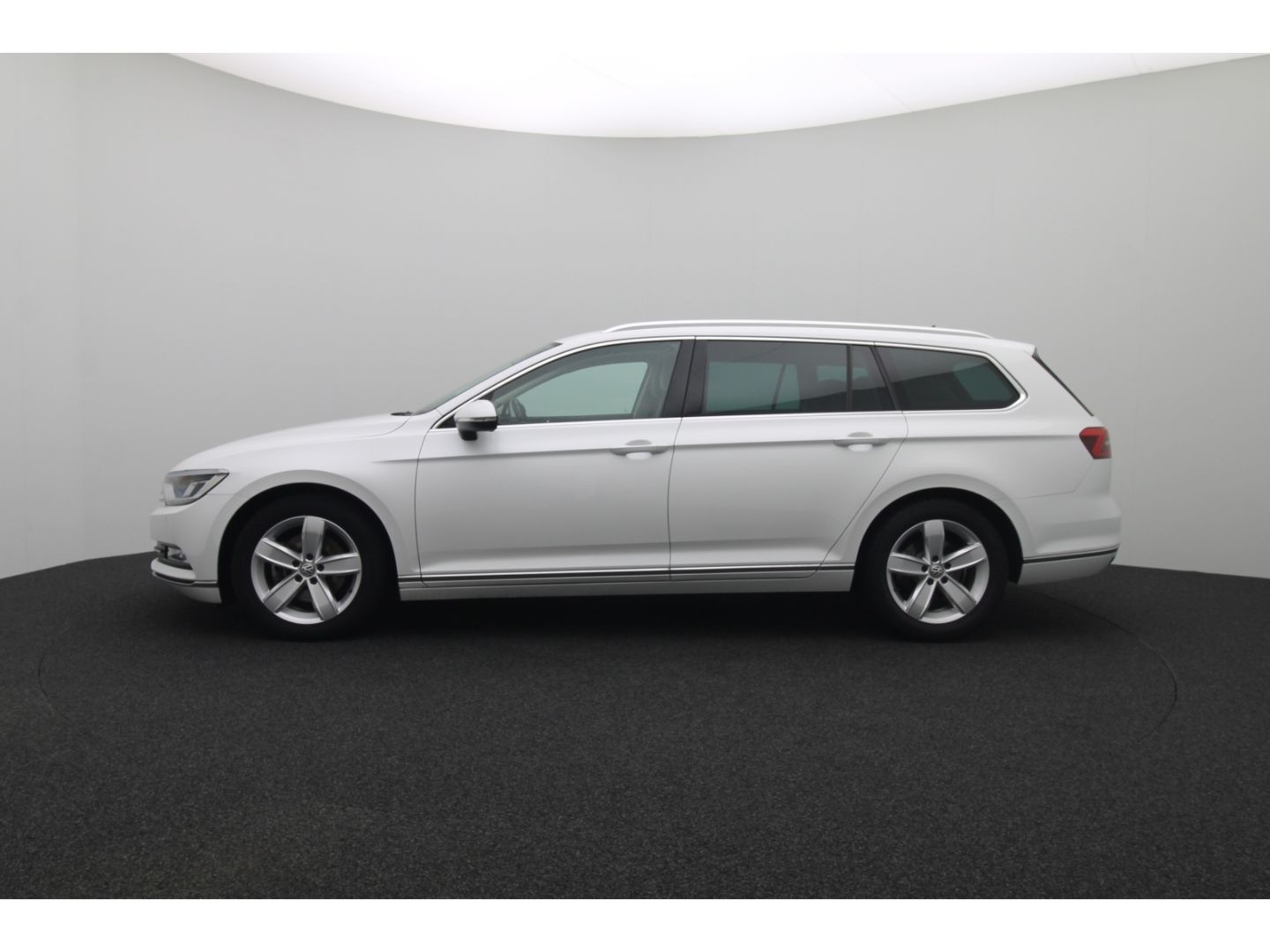Fahrzeugabbildung Volkswagen Passat Variant 2.0 TDI Highline BMT Massage Kame