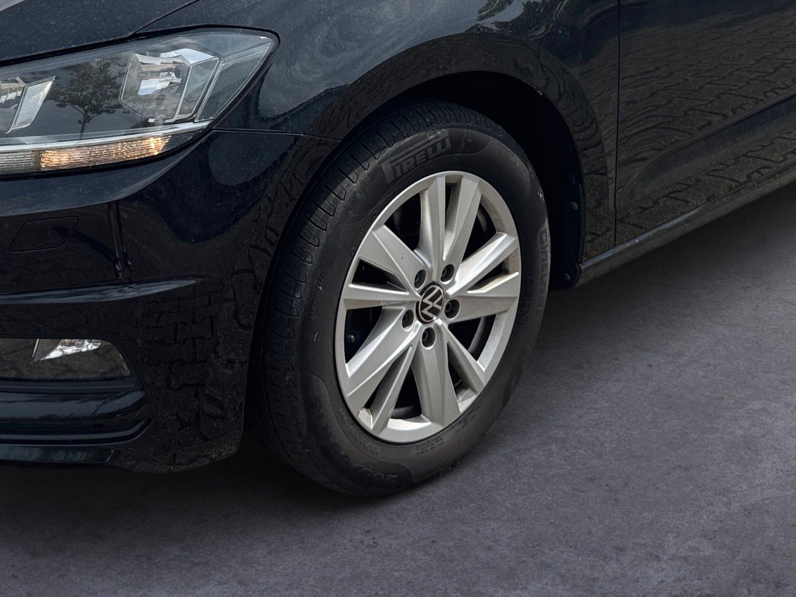 Fahrzeugabbildung Volkswagen Touran Comfortline 1.5 TSI