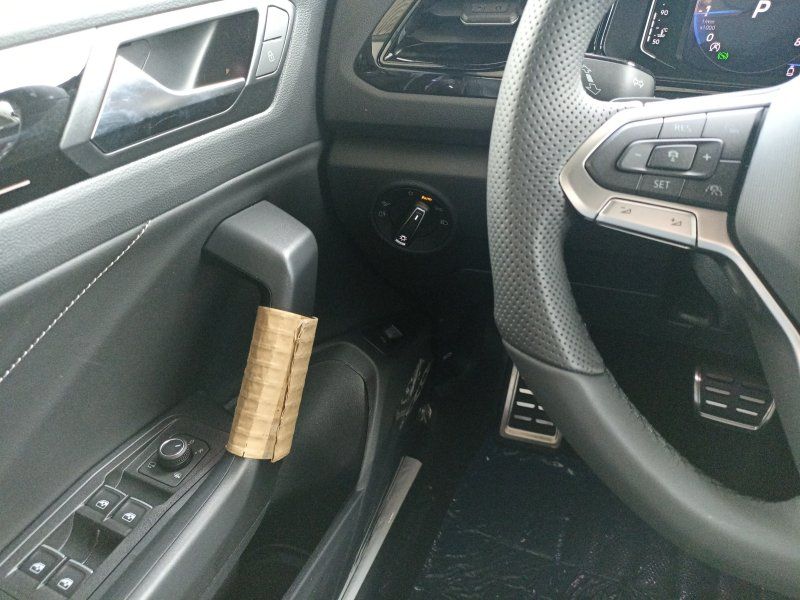 Fahrzeugabbildung Volkswagen T-Roc 1.5 TSI DSG R-Line Black Style