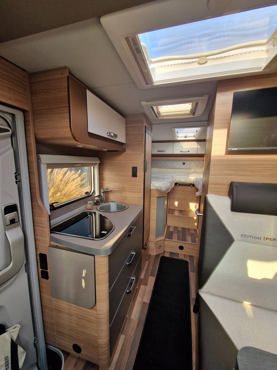 Fahrzeugabbildung Weinsberg CaraCompact MB EDITION PEPPER 640 MEG