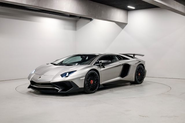 Lamborghini Aventador LP 750-4 Superveloce