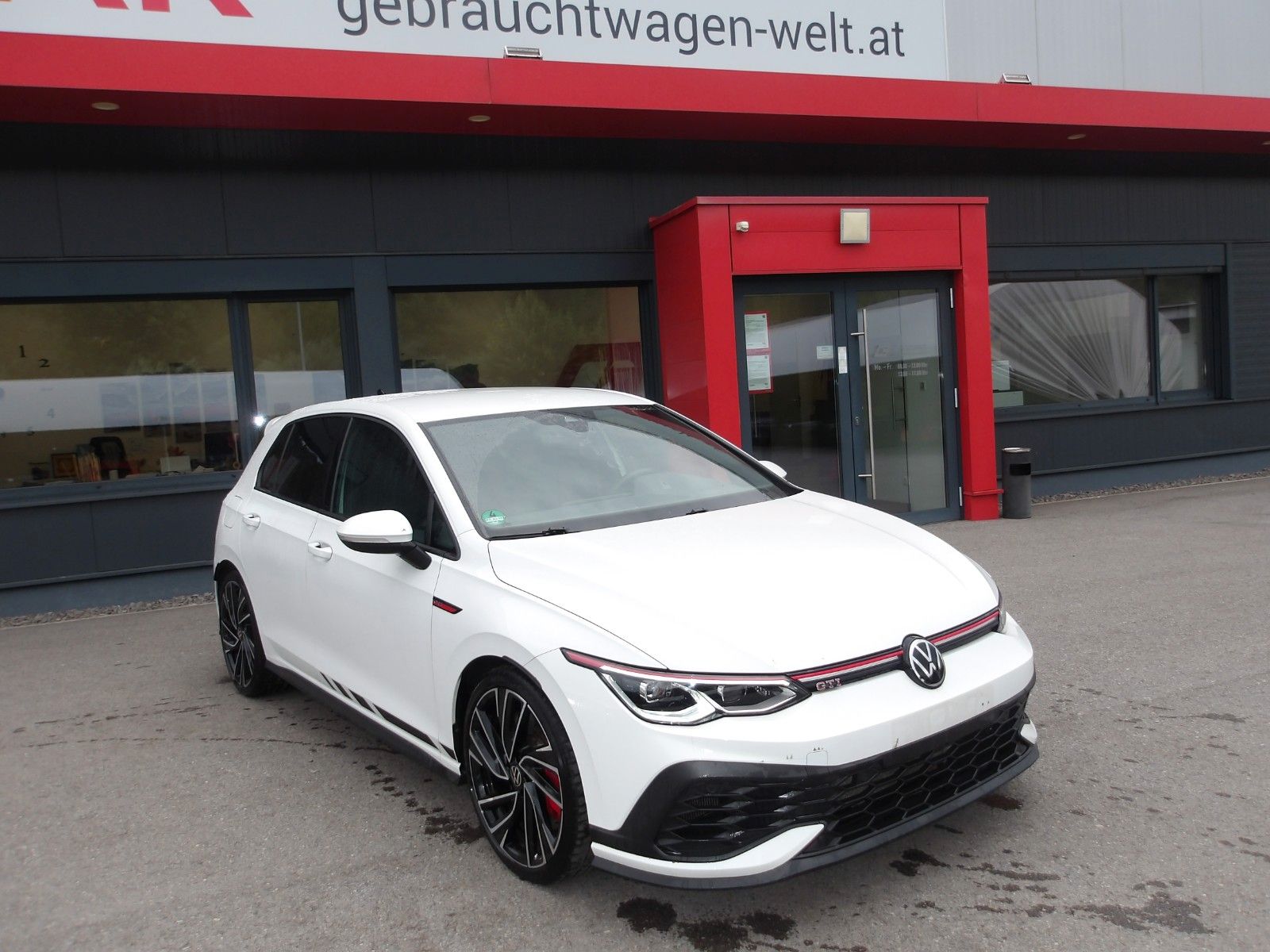 Volkswagen Golf VIII Lim. GTI Clubsport EXP € 22590.-- imagem 2