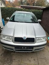 Skoda 8 fach bereift - gebrauchte Skoda Octavia aus dem Jahr 2003