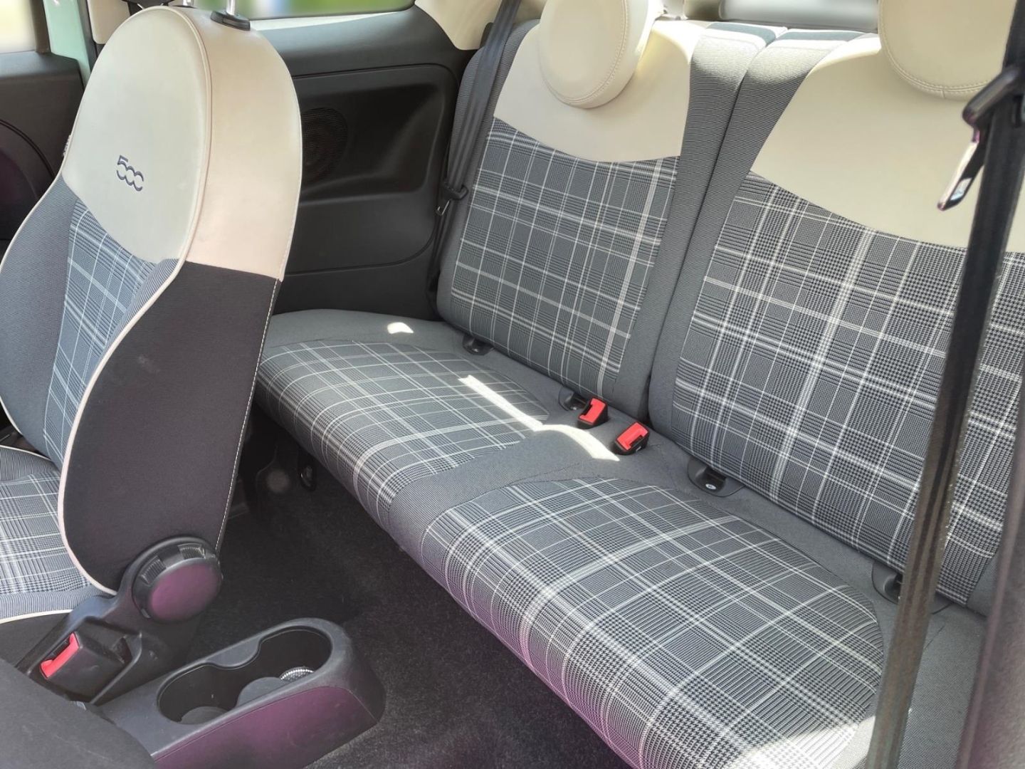 Fahrzeugabbildung Fiat 500 1.2 Lounge S&S Cabrio Klima Tempomat Parksen