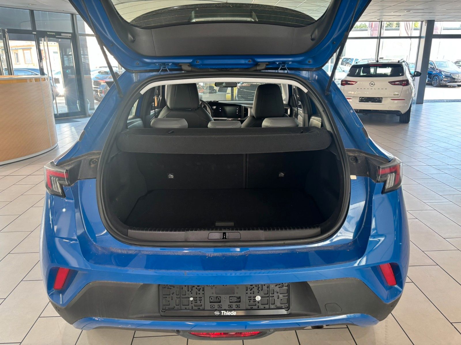 Fahrzeugabbildung Opel Mokka ELEGANCE 1.2T NAVI/LED/KAMERA/SPORT/SH/DAB