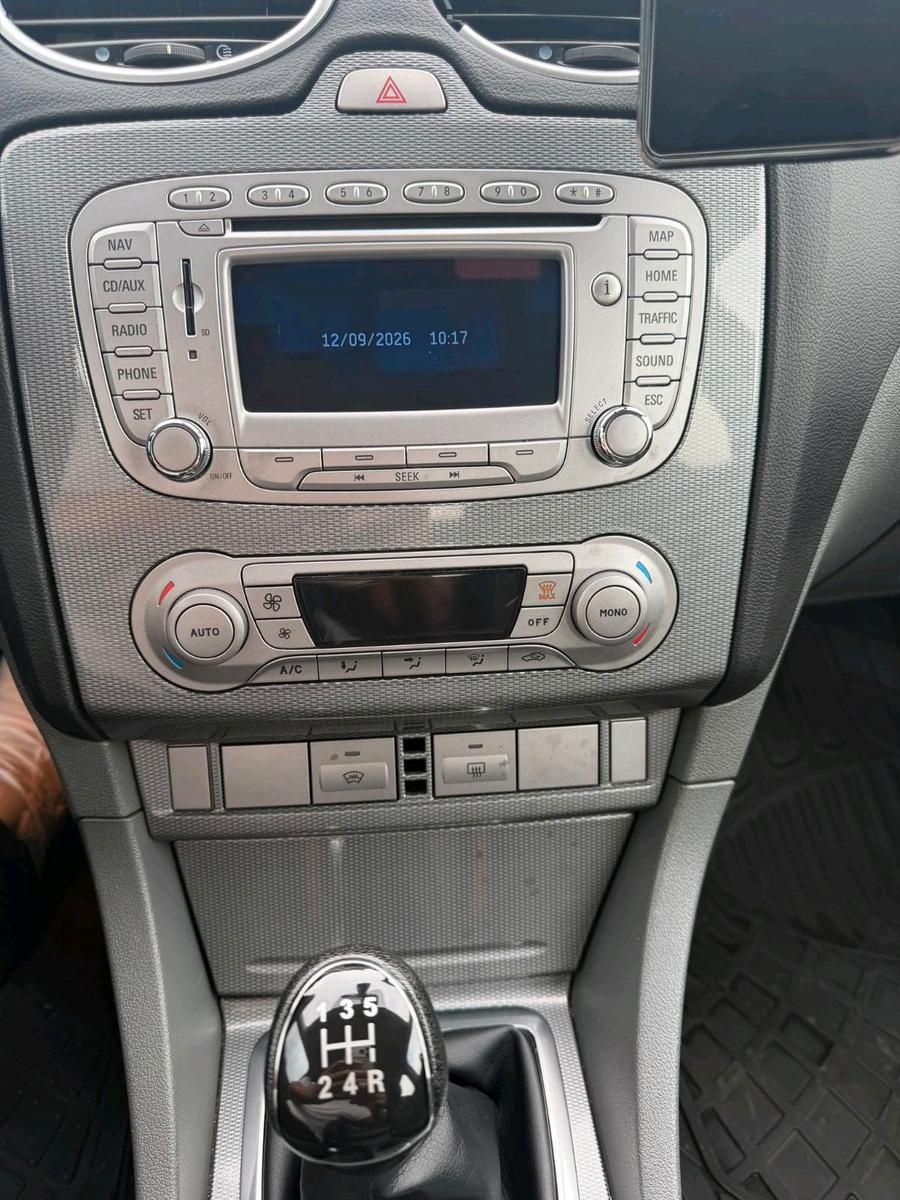 Ford Focus 2009 — photo 9