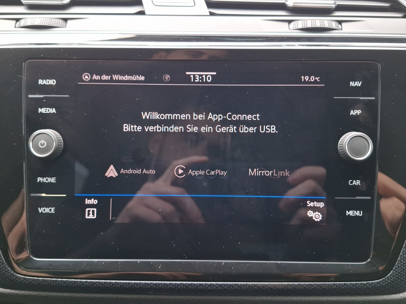 Fahrzeugabbildung Volkswagen Touran TSI United Standhzg 7-Si LED Navi ACC RFK